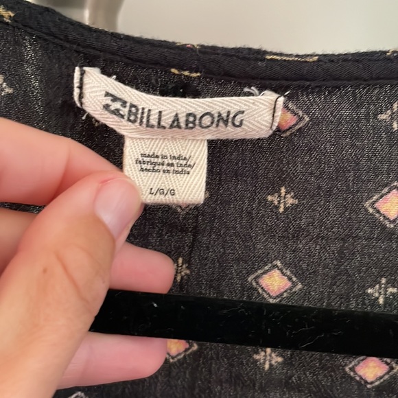 Billabong Bell Sleeve Blouse // Black // L - Picture 4 of 5